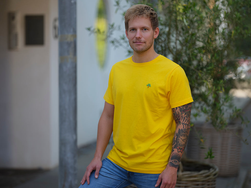 T-shirt de Algodão Orgânico Amarela - Árvore homem